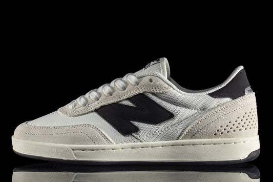 New Balance Numeric - 440 Low V2
Style # NM440SB2
Color : Sea Salt / Black