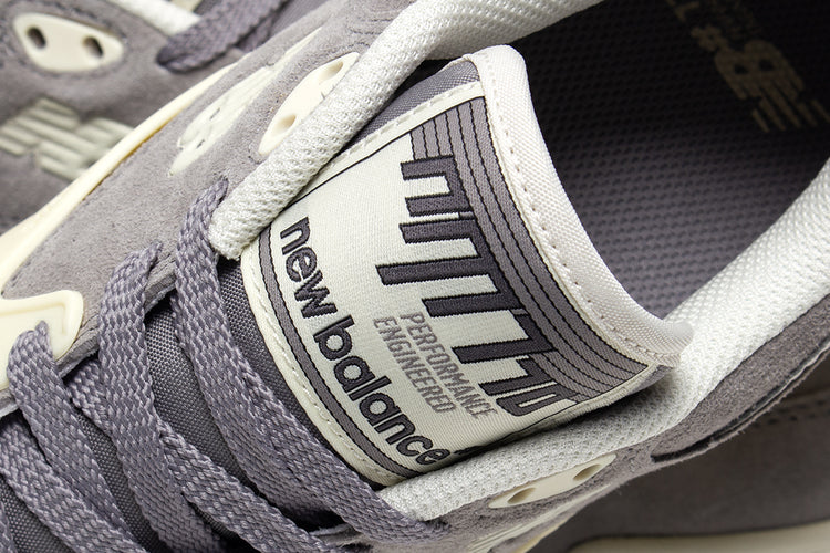 New Balance Numeric - 770
Style # UN770GRY
Color : Marblehead / Island Blue