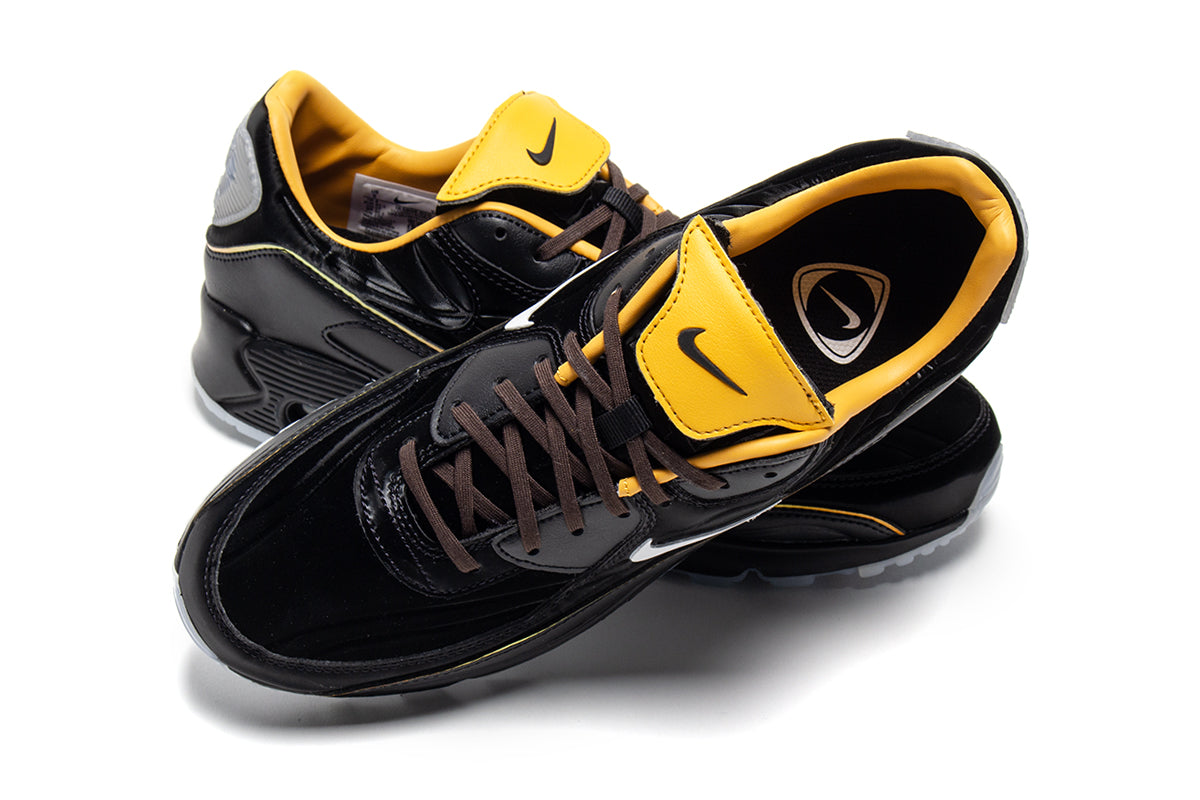 Nike - Air Max 90 SE
Style # IR5903-010
Color : Black / White / Gold Leaf / Pear