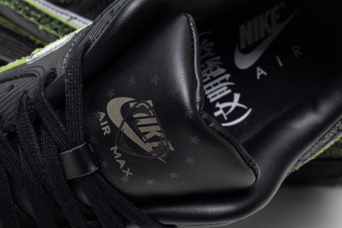 Nike - Air Max 90 SE
Style # IU0523-010
Color : Black / White / Black / Voltage Green