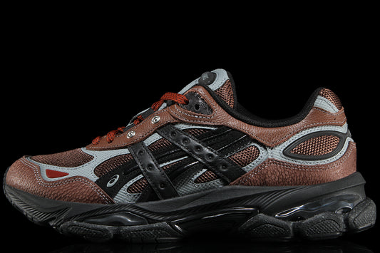 Asics - Gel-NYC 2.0 SSHS x Hal Studios
Style # 1203A896.200
Color : Mahogany / Black
