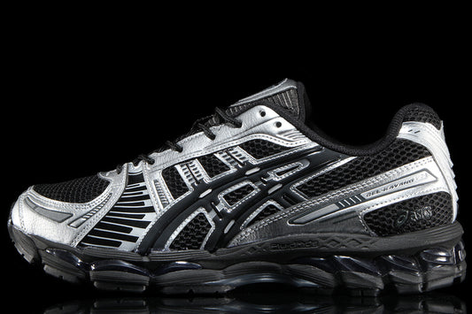 Asics - Gel-Kayano 12.1
Style # 1203A759.001
Color : Black / Graphite Grey