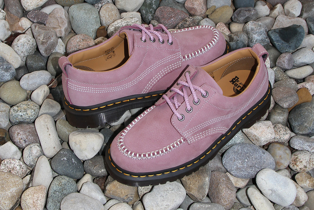 Dr. Martens - Lowell
Style # 42365650
Color : Dusty Rose