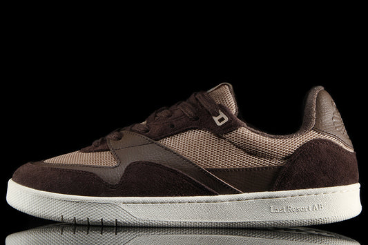 Last Resort AB | CM002 Lo
Color : Pine Cone / White