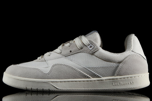 Last Resort AB | CM002 Lo
Color : White / White
