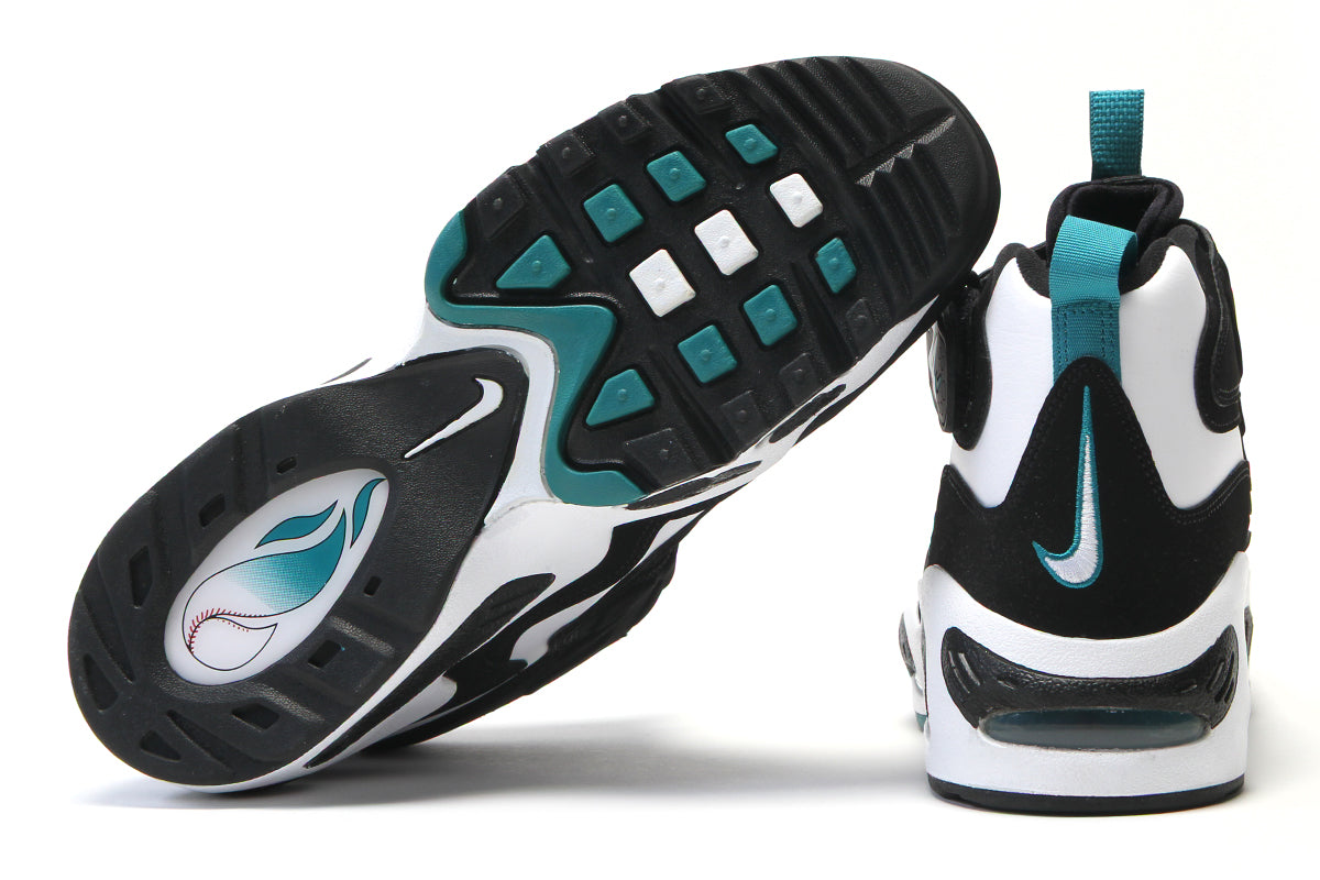 Nike - Air Griffey Max 1
Style # DD8558-100
Color : White / Black / Fresh Water
