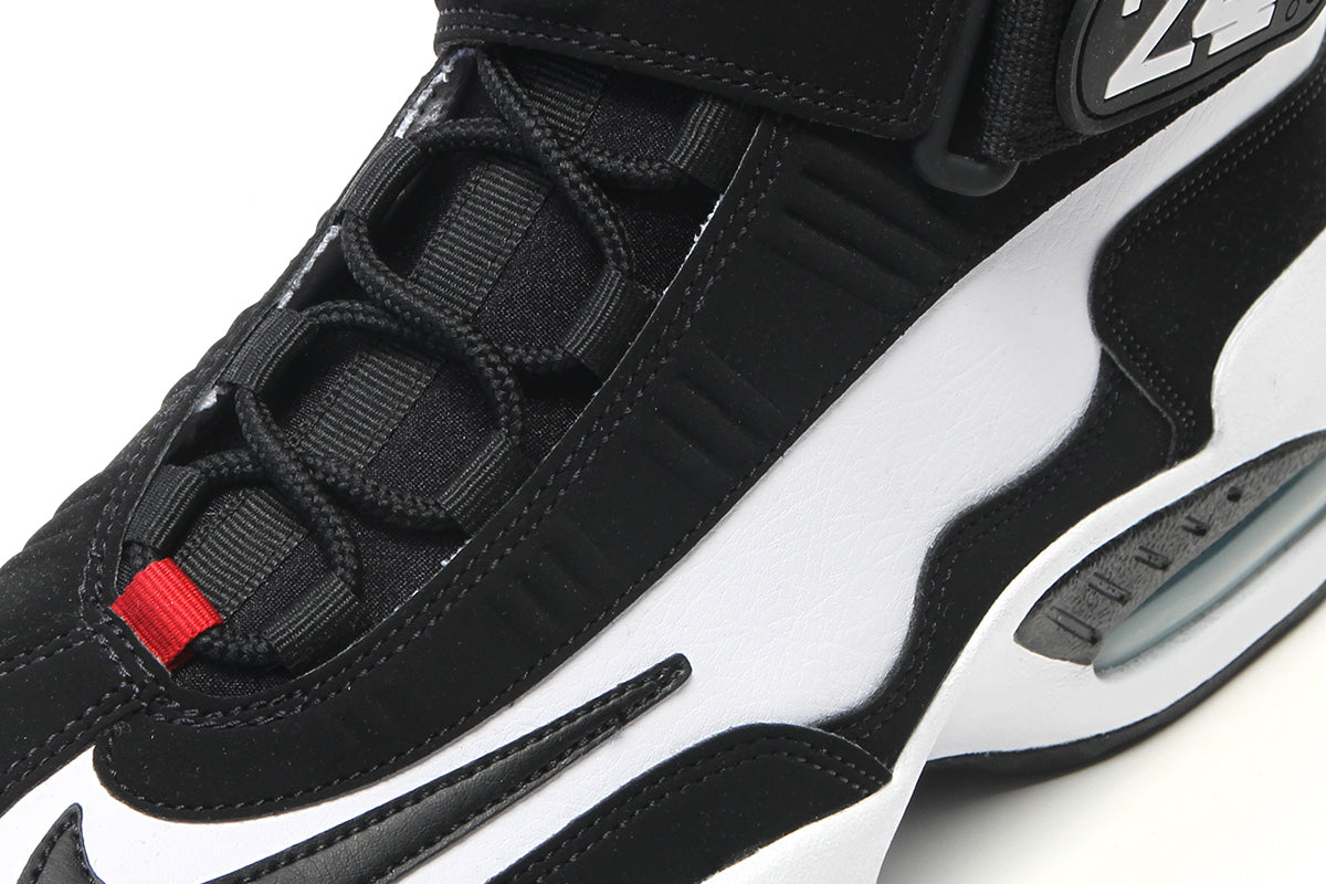 Nike - Air Griffey Max 1
Style # DD8558-100
Color : White / Black / Fresh Water