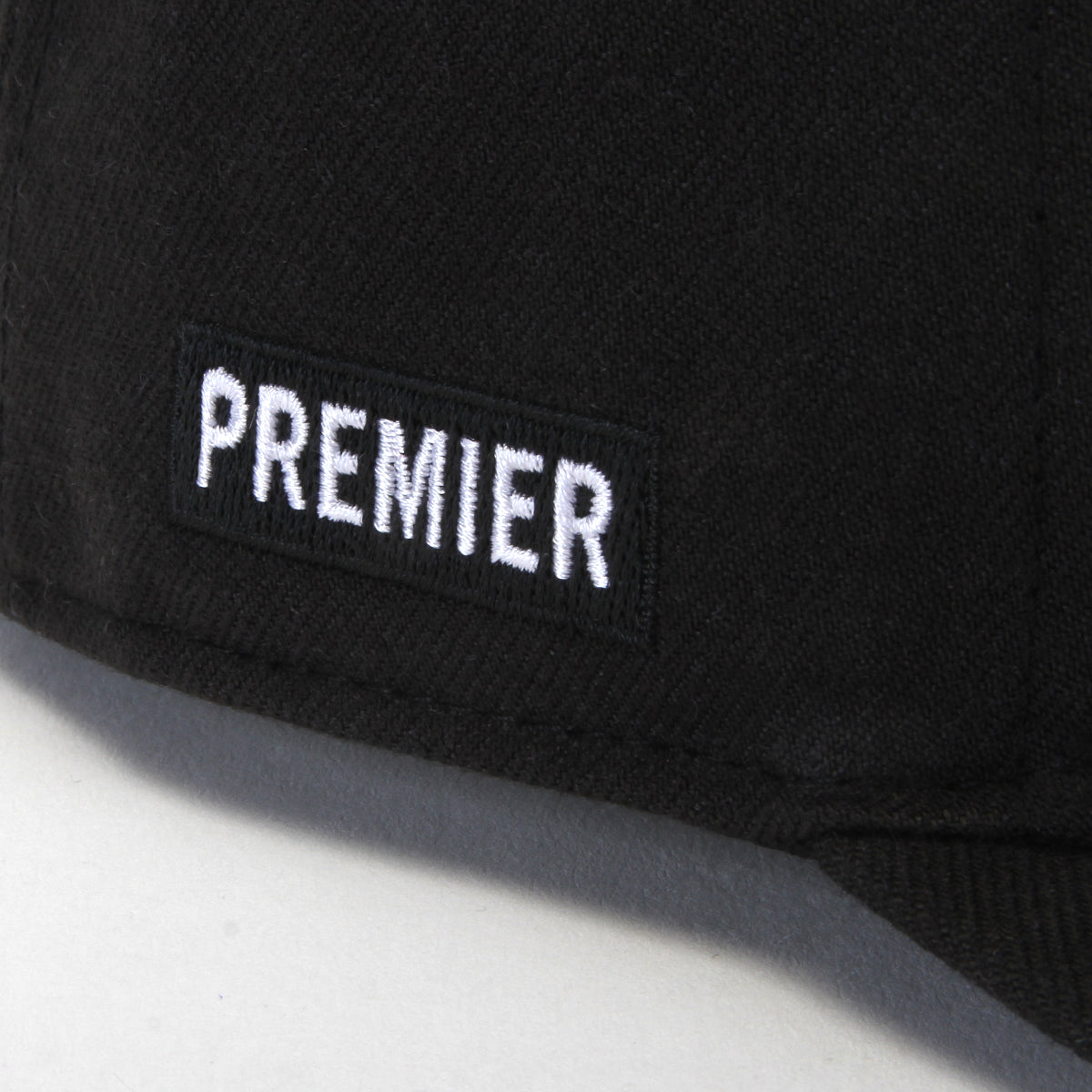 Premier | Lions Cap
'47 Hitch LC Fit
Color : Black