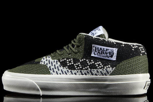 Vans - LX Half Cab 33 EK
Style # VN000EFMEN61
Color : Pine Forest